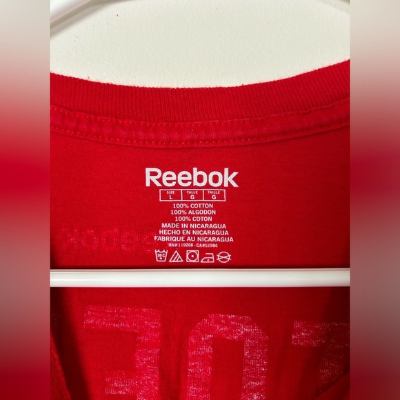 Reebok Chicago Blackhawks J. Toews Youth Red T-Shirt - Picture 3 of 7